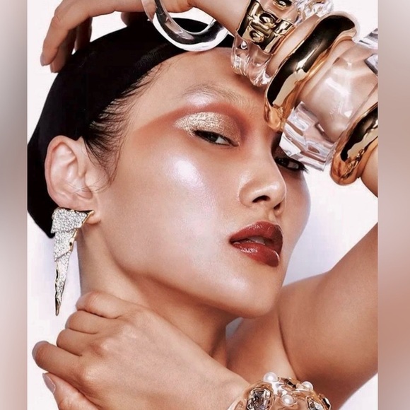 Alexis Bittar Solanales Crystal Cascade Post Earrings - Picture 4 of 6